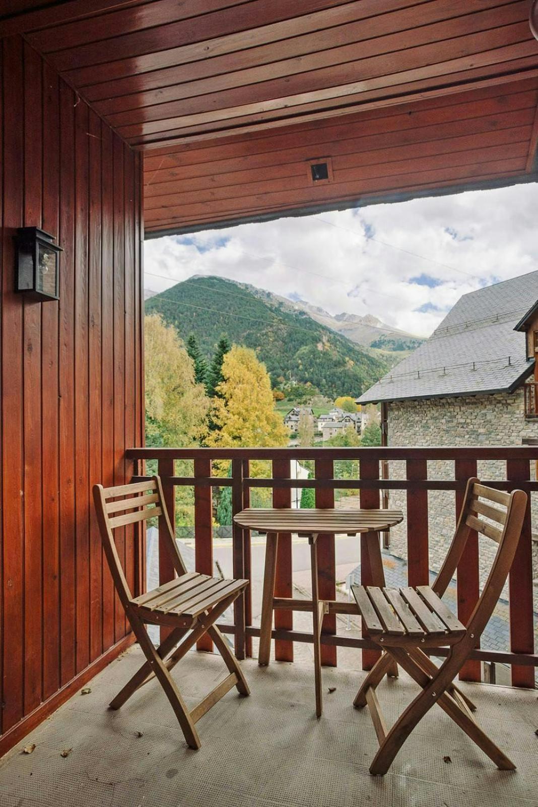 Apartamento La Casita Del Arbol Sallent de Gállego Exterior foto